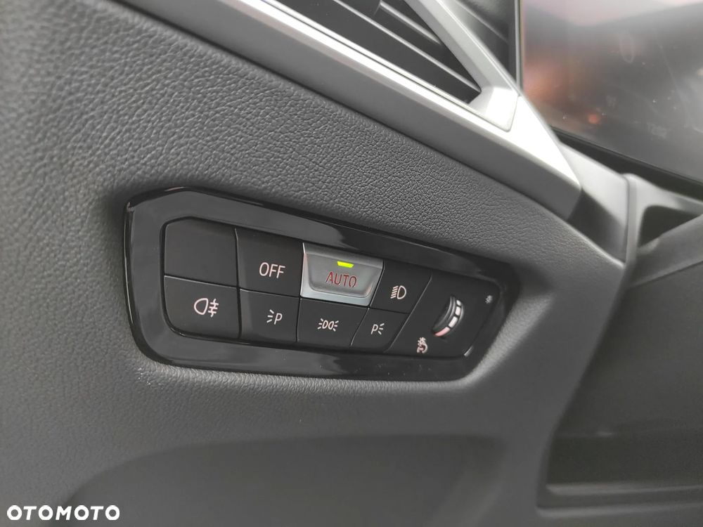 BMW Seria 3 318i - 21