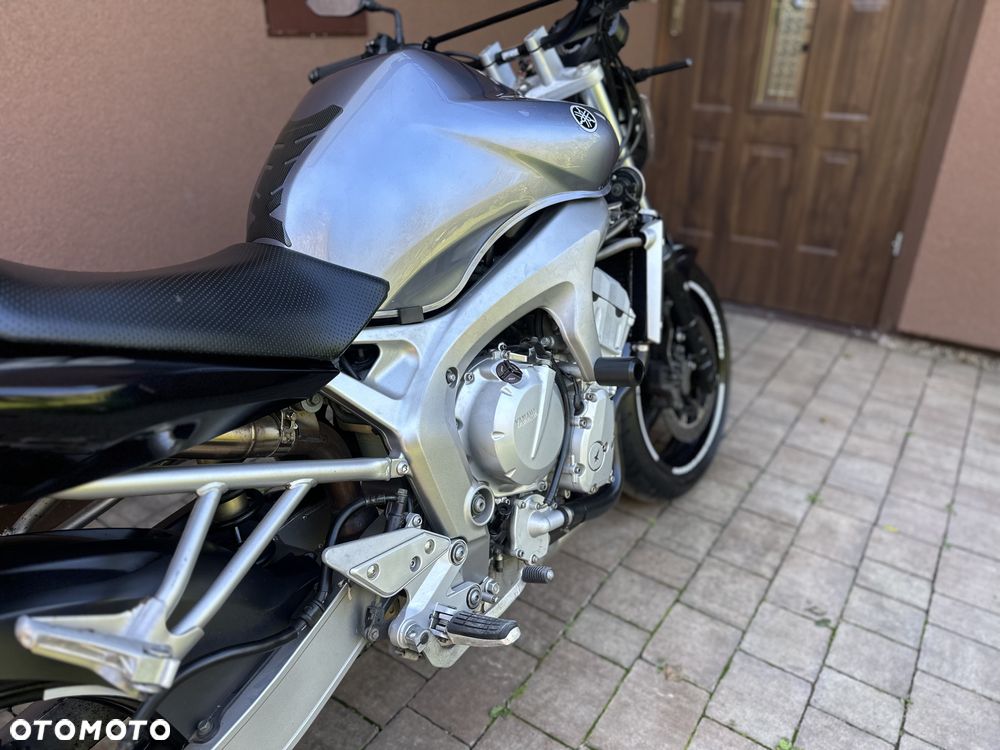 Yamaha FZ6 - 12