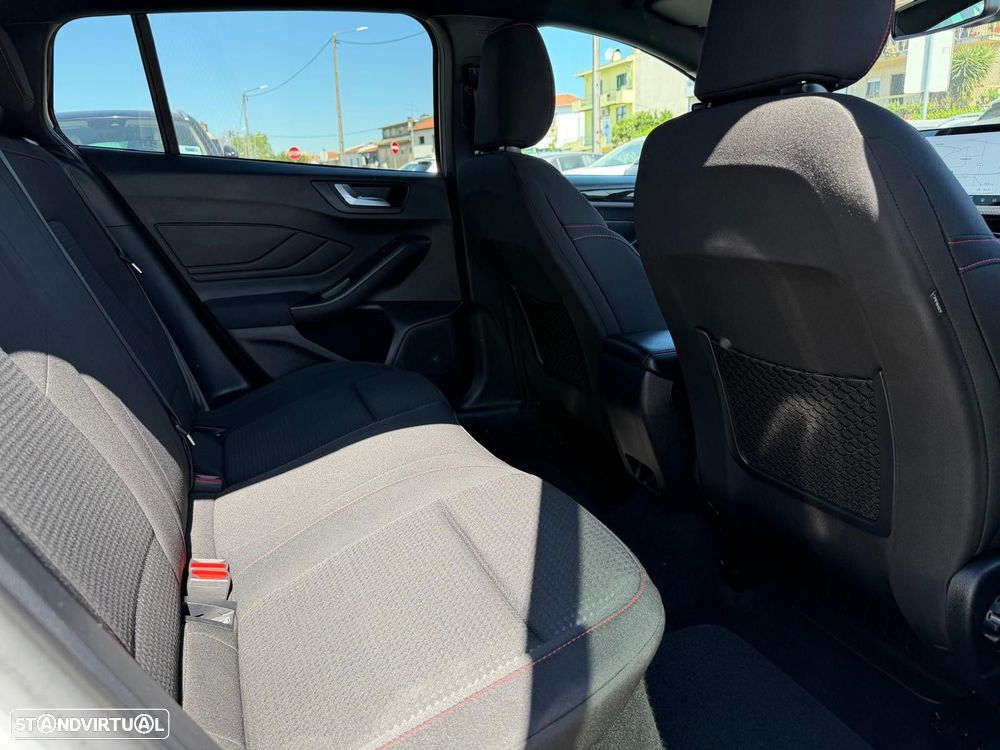 Ford Focus SW 1.0 EcoBoost MHEV ST-Line - 15