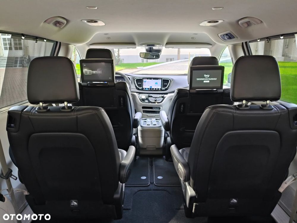 Chrysler Pacifica - 26