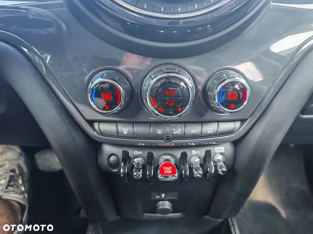MINI Countryman Cooper Essential Trim - 31