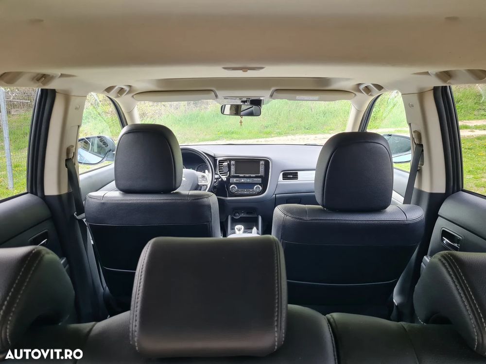 Mitsubishi Outlander 2.0 4WD - 12