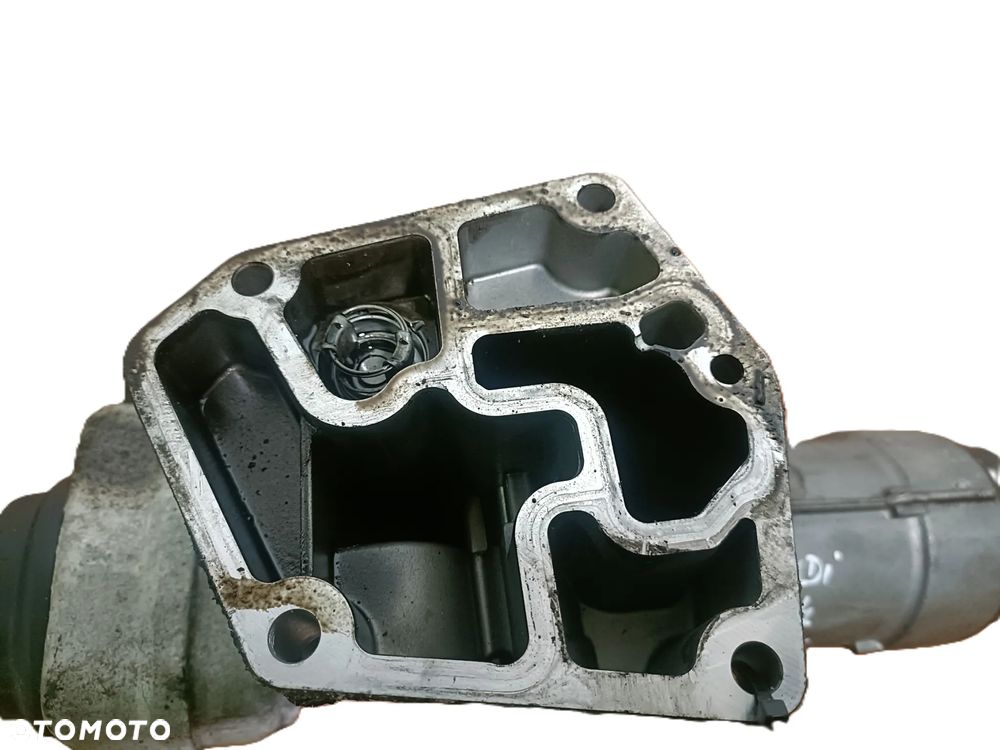 AUDI A4 B7 04-07 1,9 TDI OBUDOWA FILTRA OLEJU EU 038115389D * - 4
