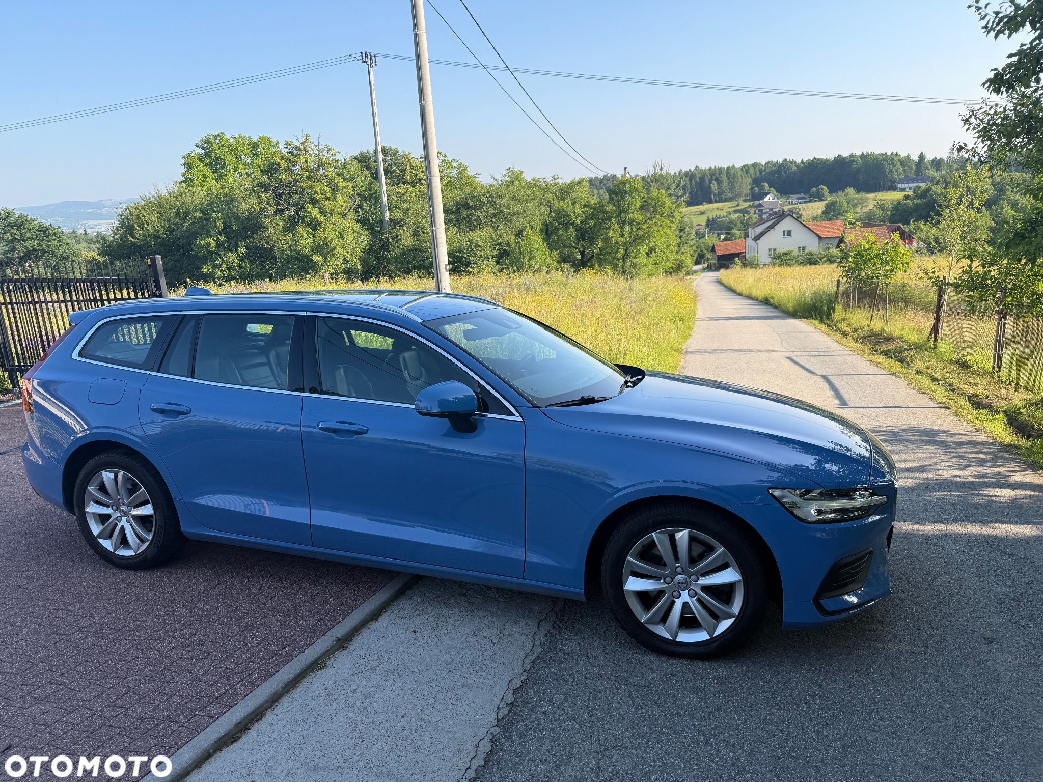 Volvo V60 D4 R-Design - 1