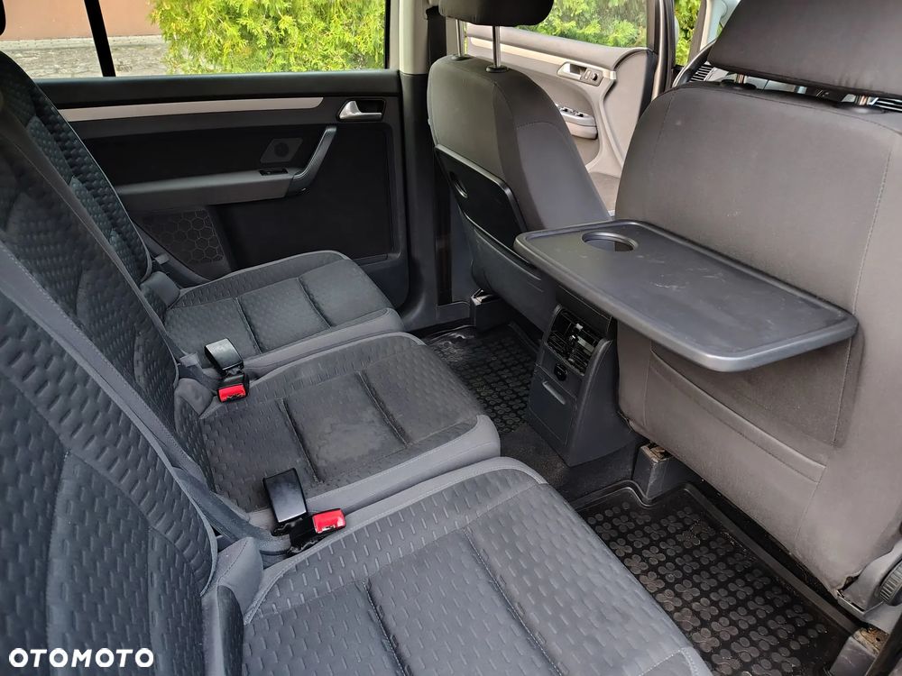 Volkswagen Touran - 9