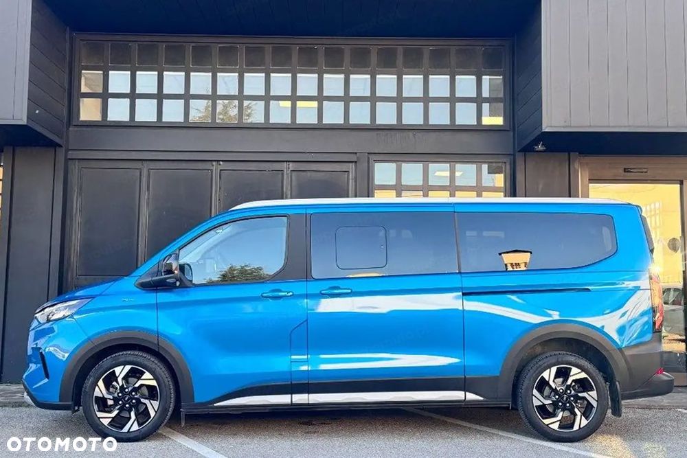 Ford Tourneo Custom - 4