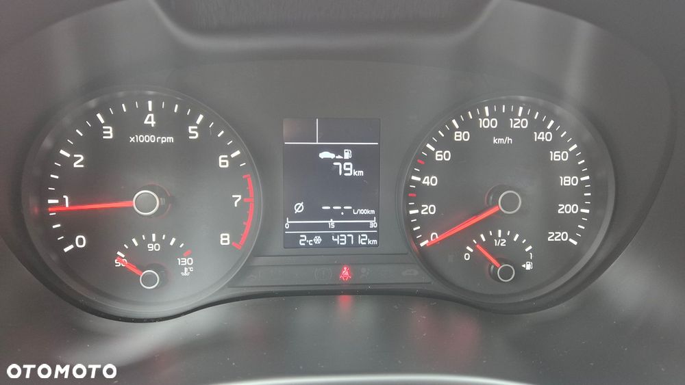 Kia Stonic 1.2 L - 10