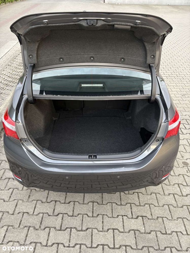 Toyota Corolla - 11