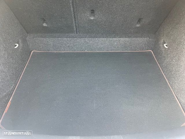 Volvo V40 1.6 D2 VOR - 38