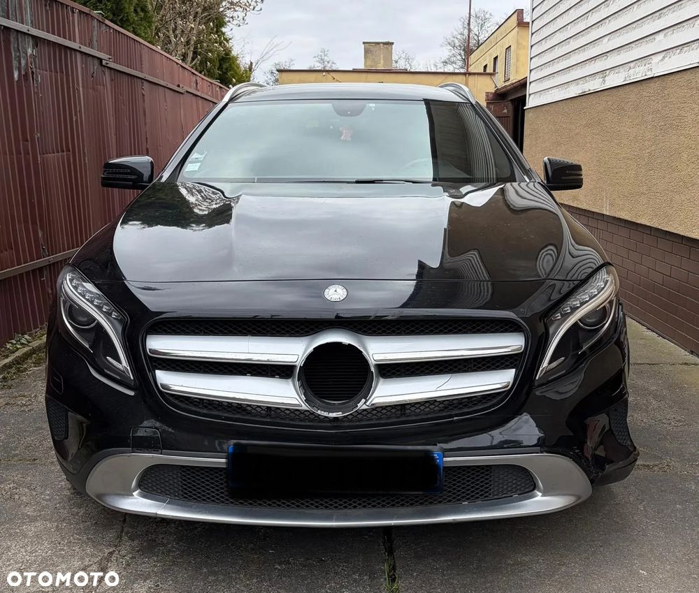 Mercedes-Benz GLA - 1