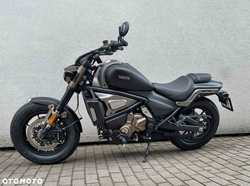QJMOTOR SRV 700 - 10