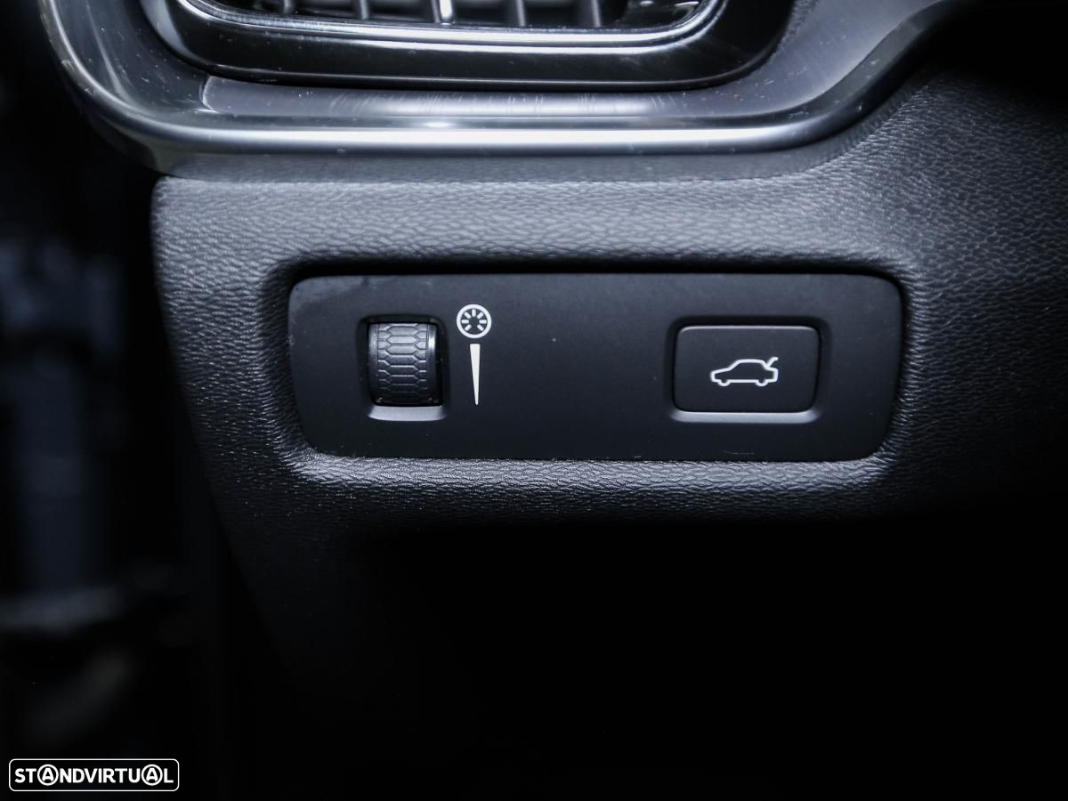 Volvo V60 2.0 D3 Momentum Geartronic - 12