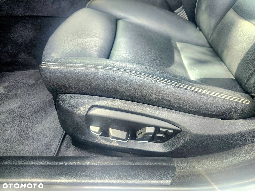 BMW Seria 5 520d Luxury Line - 23
