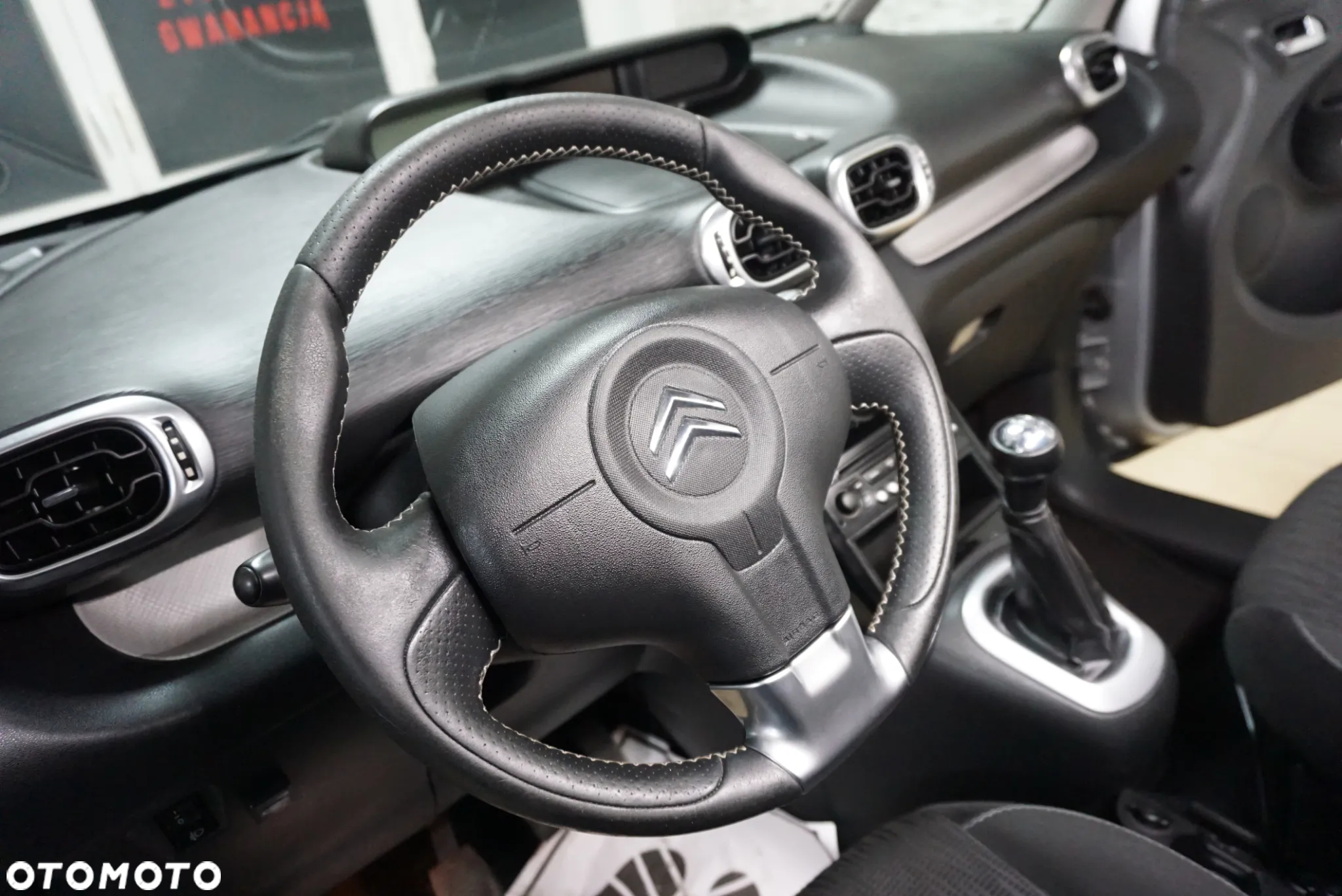 Citroën C3 Picasso 1.4i Exclusive - 16