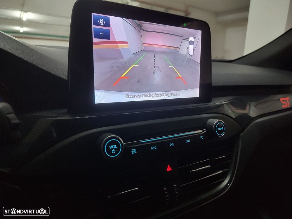 Ford Focus 1.0 EcoBoost S&S ST-LINE X - 15