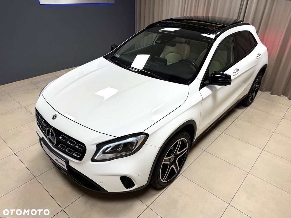 Mercedes-Benz GLA 200 7G-DCT - 2