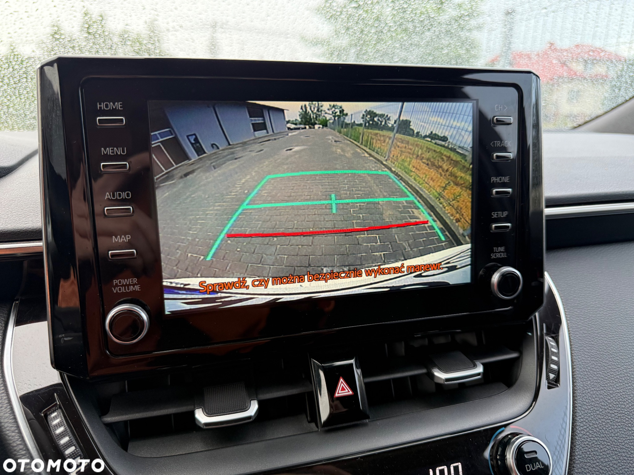 Toyota Corolla 1.8 Hybrid Active - 18