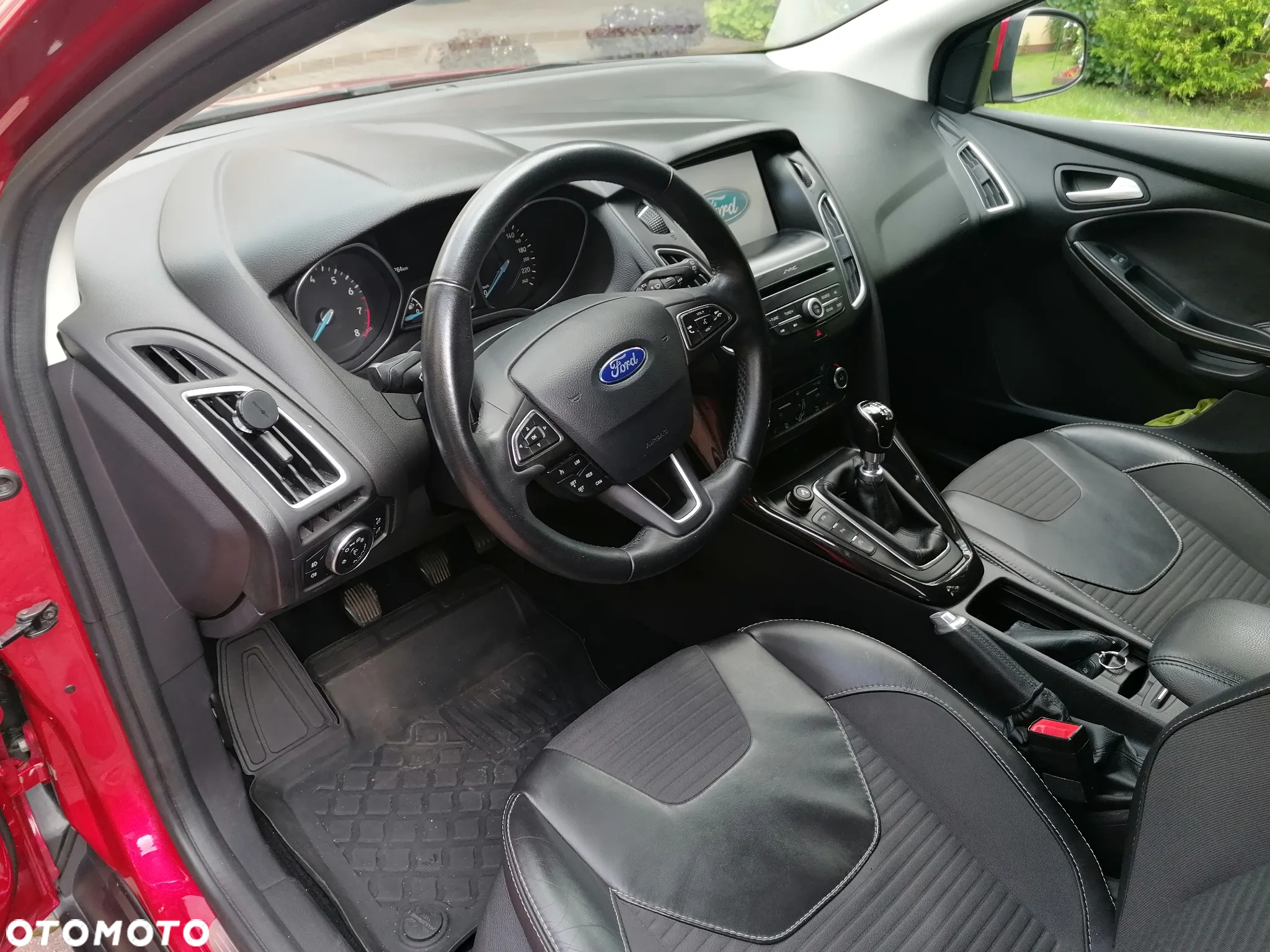 Ford Focus 1.0 EcoBoost Start-Stopp-System TITANIUM - 6