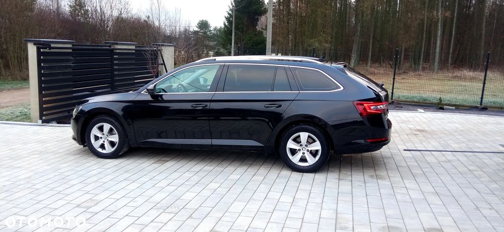 Skoda Superb 2.0 TDI Ambition DSG - 5