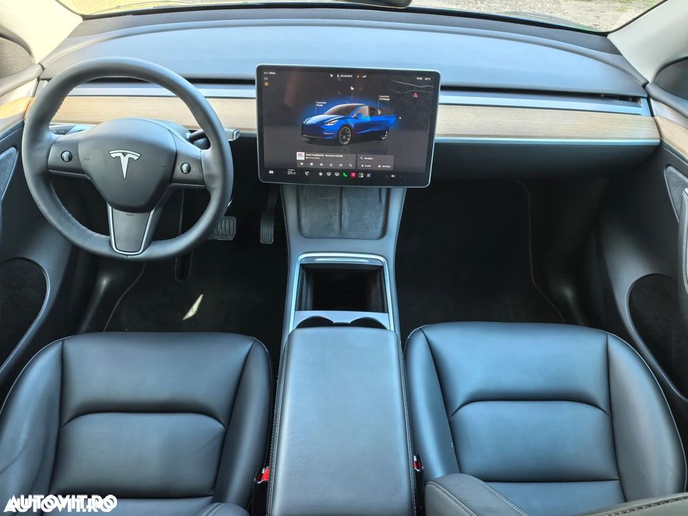 Tesla Model Y Long Range AWD Premium - 6