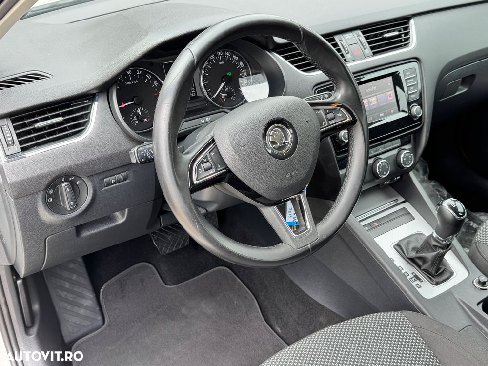 Skoda Octavia 2.0 TDI DSG Drive - 5