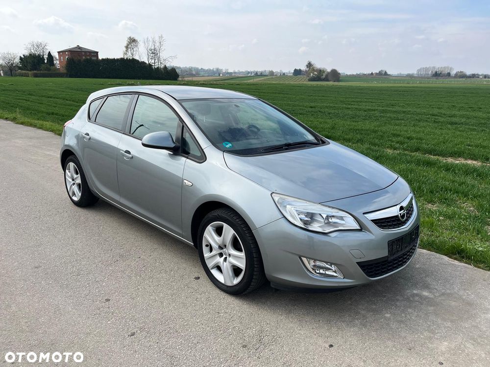 Opel Astra 1.4 T Cosmo - 4