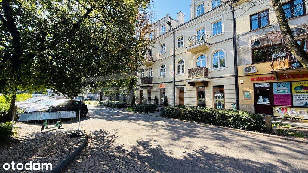 Dostępna / uczelnia AGH/ Balkon/dla studenta