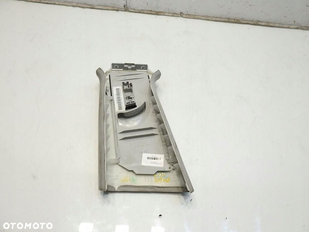OSŁONA SŁUPKA B PRAWA VW PASSAT B7 KOMBI 3C0868418F - 3