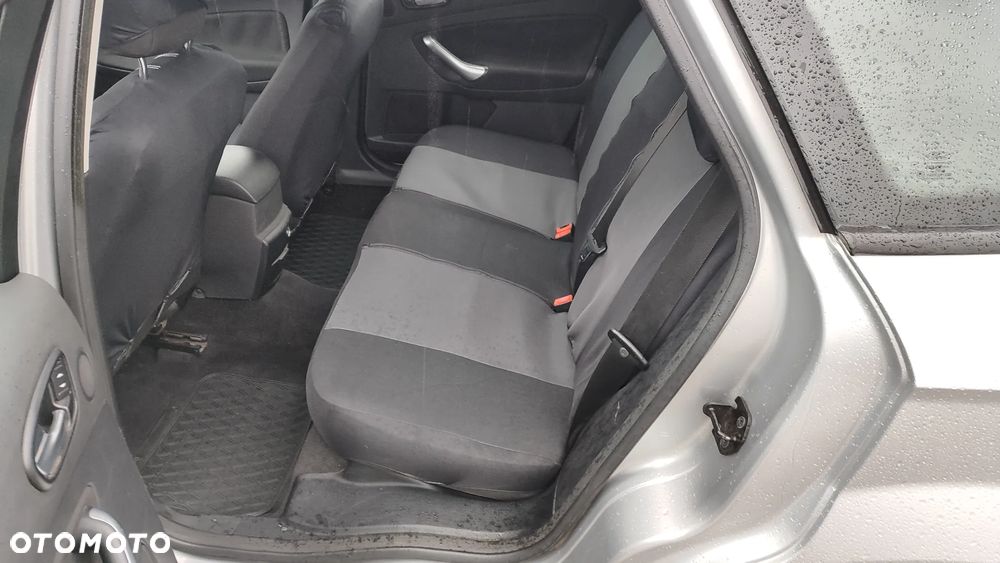 Ford Mondeo 2.0 TDCi Ambiente - 19