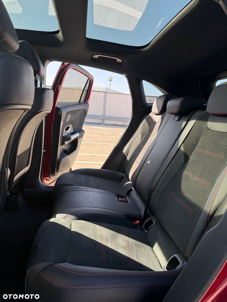 Mercedes-Benz GLA 180 d Business Edition - 21