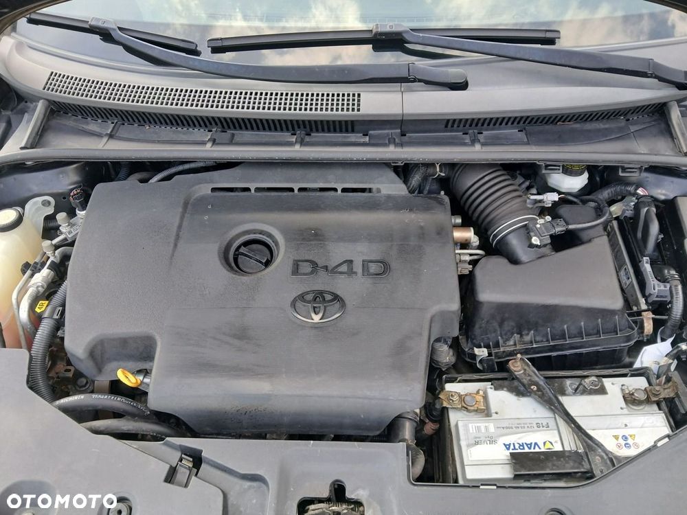 Toyota Avensis 2.2 D-4D Style - 28