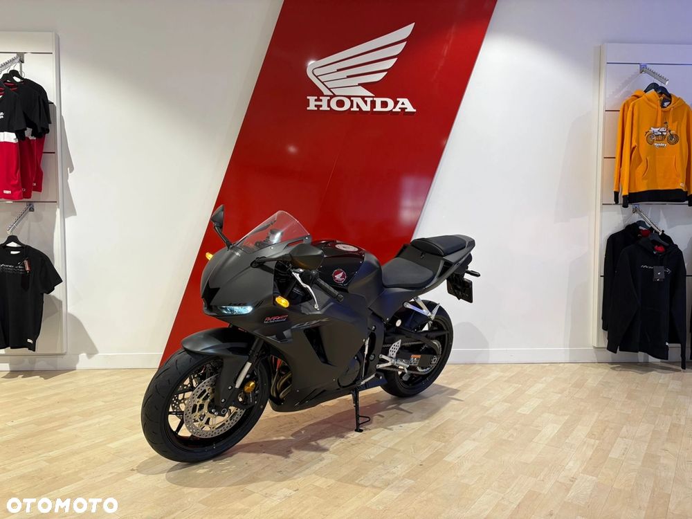 Honda CBR - 3