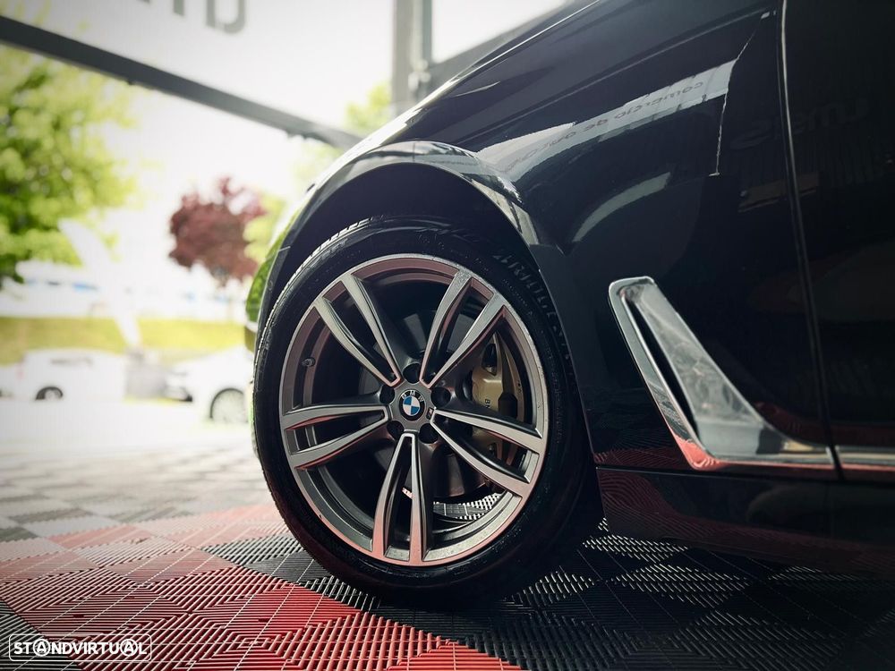 BMW 740 d xDrive Pack M - 14