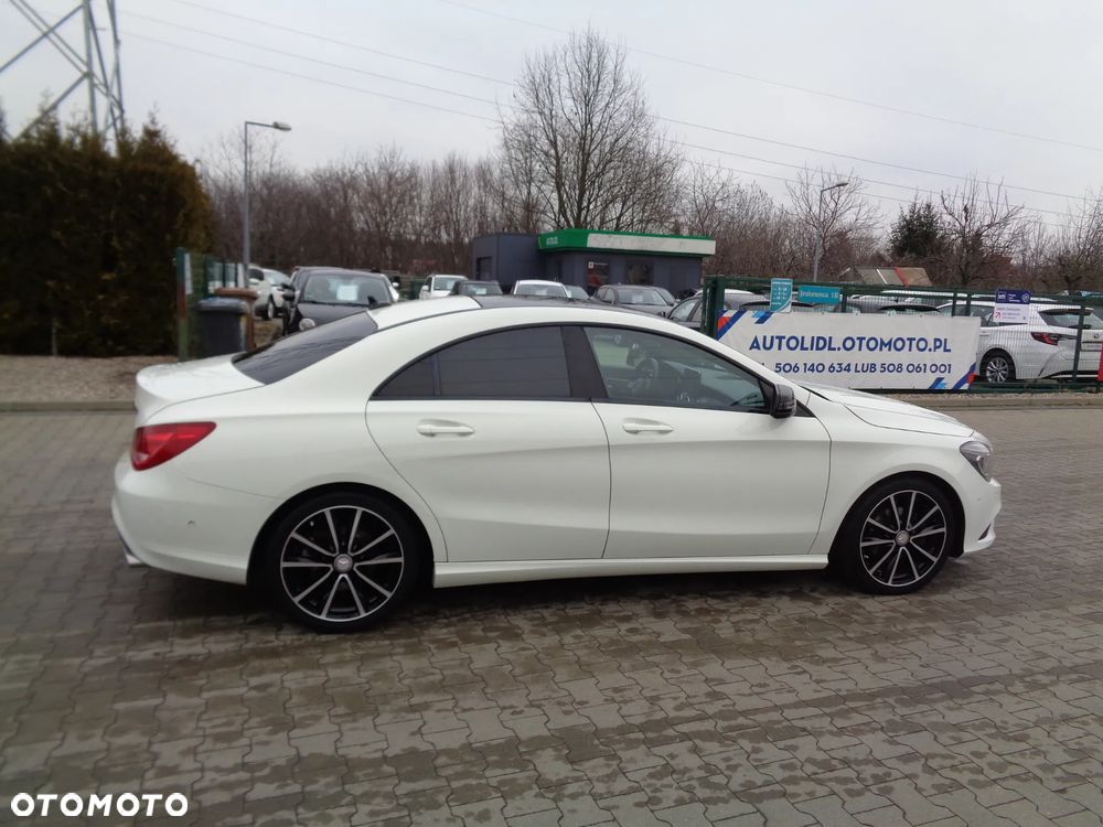 Mercedes-Benz CLA 180 Urban - 2