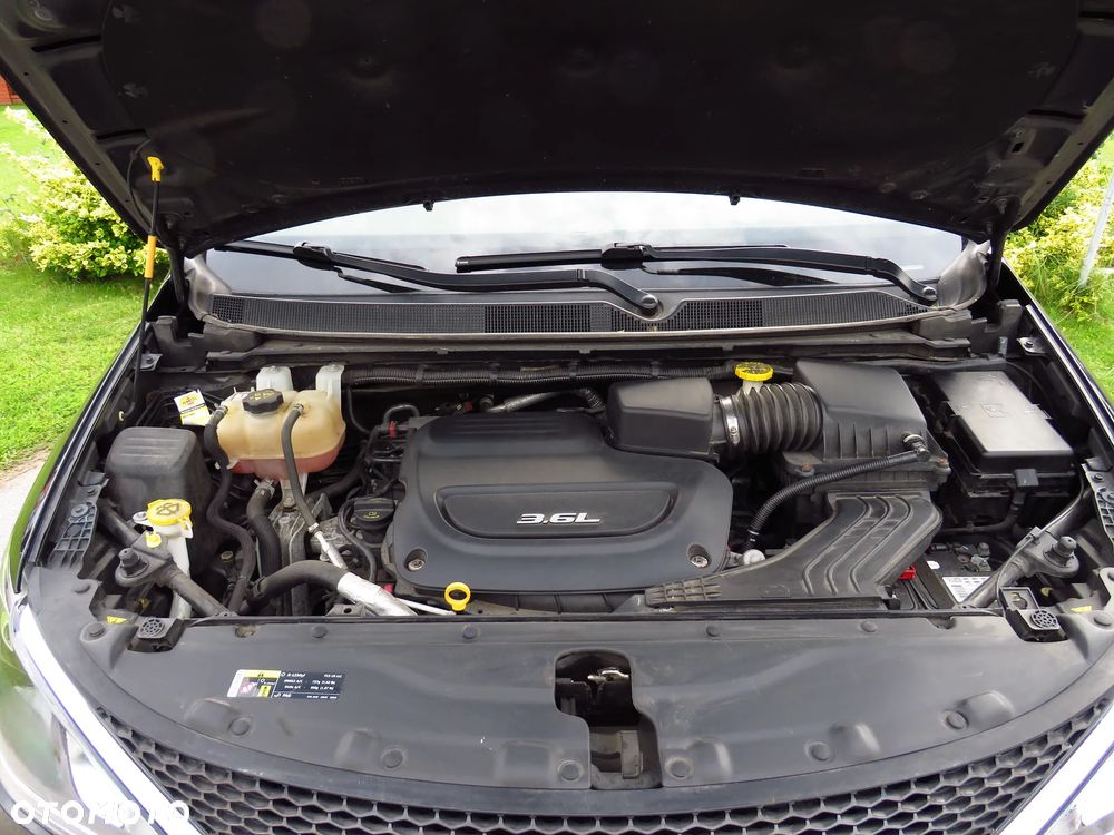 Chrysler Pacifica - 36