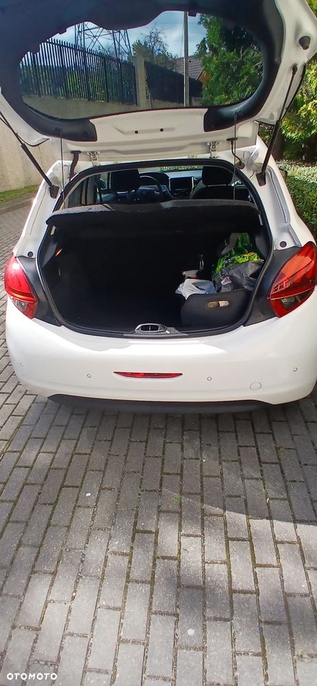 Peugeot 208 1.2 PureTech GPF Signature S&S EAT6 - 7