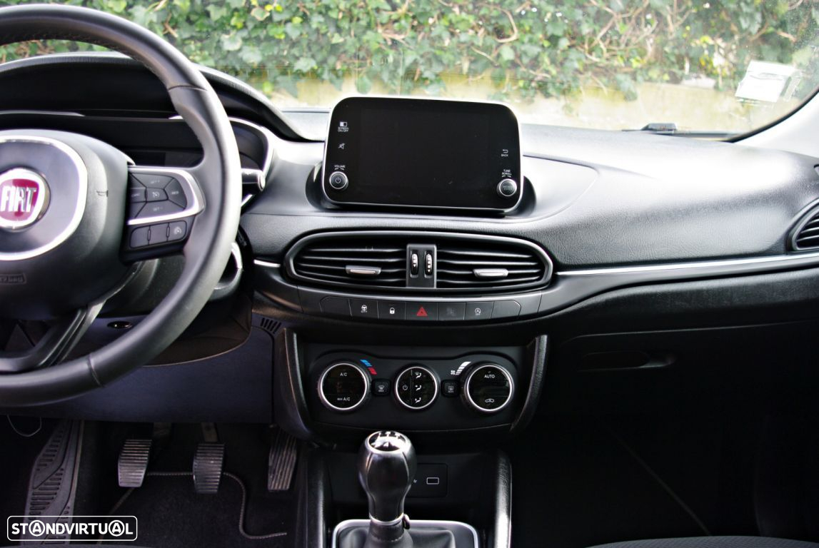 Fiat Tipo Station Wagon 1.3 M-Jet Lounge - 28