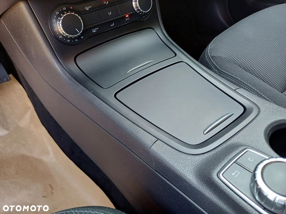 Mercedes-Benz Klasa B 180 CDI (BlueEFFICIENCY) 7G-DCT - 33