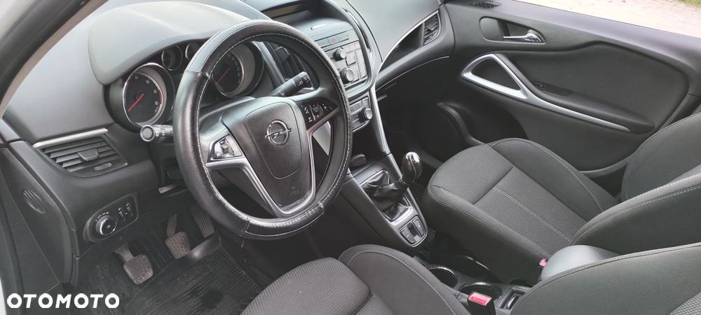 Opel Zafira - 2