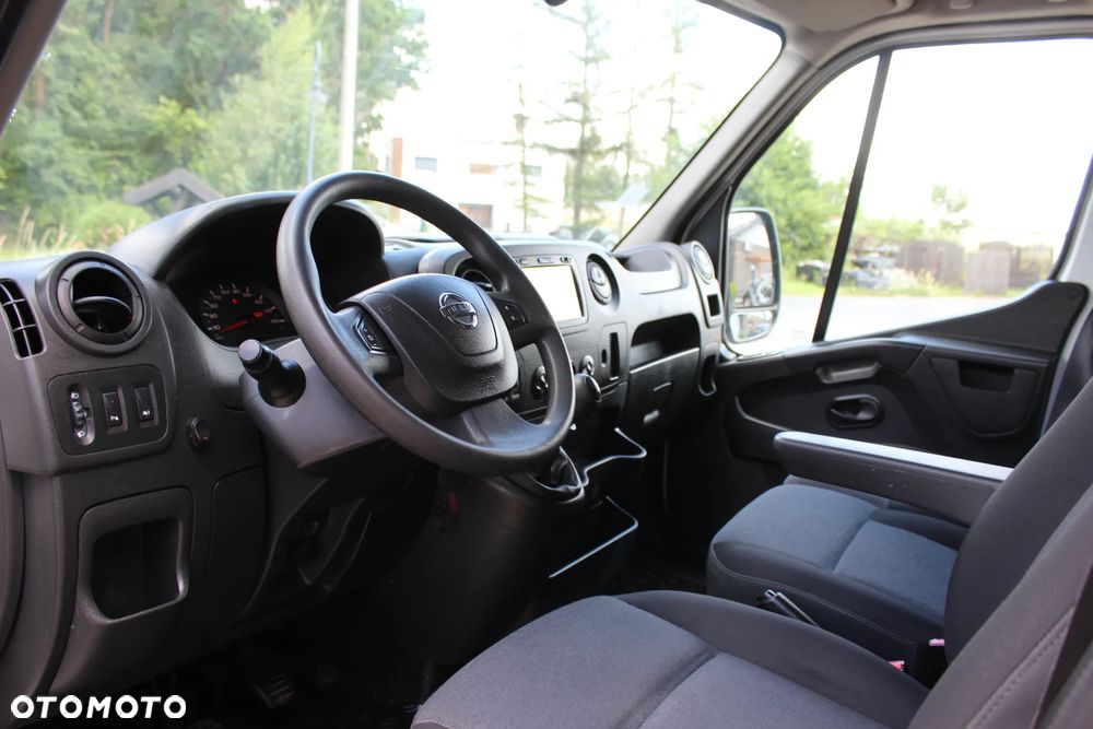 Nissan NV400 - 18