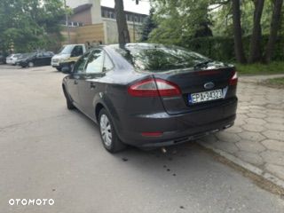 Ford Mondeo 2.0 Ghia - 8