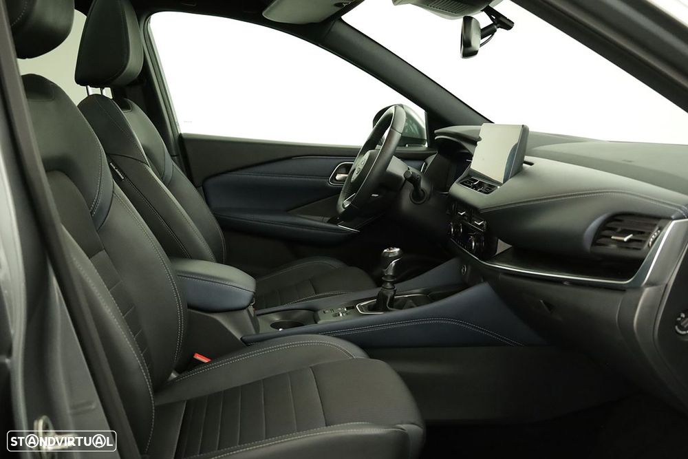 Nissan Qashqai 1.3 DIG-T Tekna SKY - 17