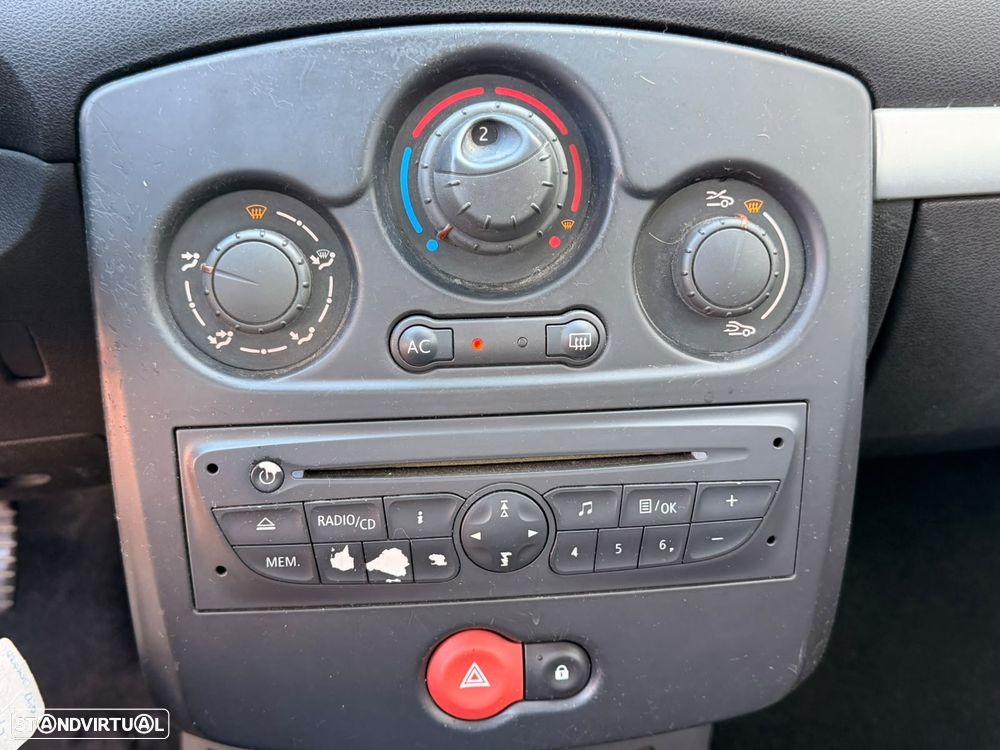 Renault Clio 1.2 16V Authentique - 20
