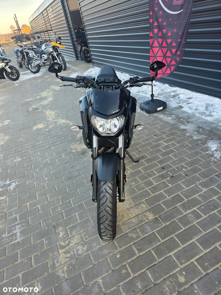 Yamaha MT - 16