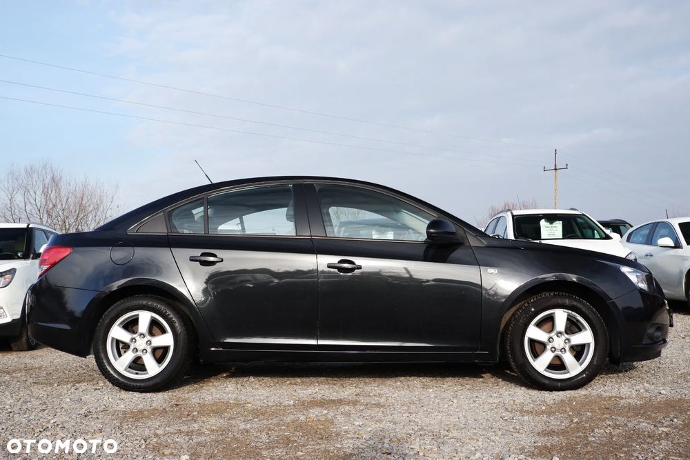 Chevrolet Cruze 1.6 LS - 31