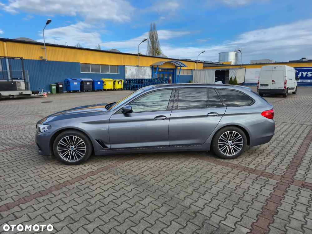 BMW Seria 5 520d Sport Line - 29