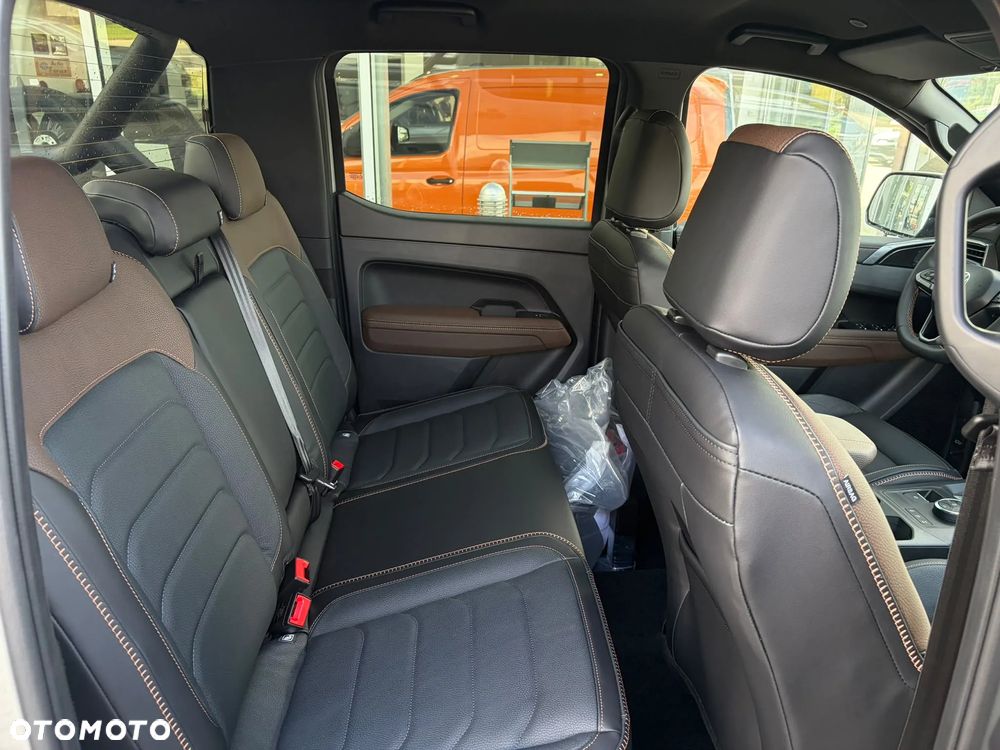 Volkswagen Amarok - 12