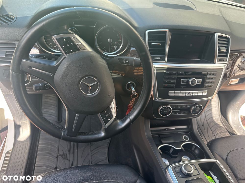 Mercedes-Benz ML - 15