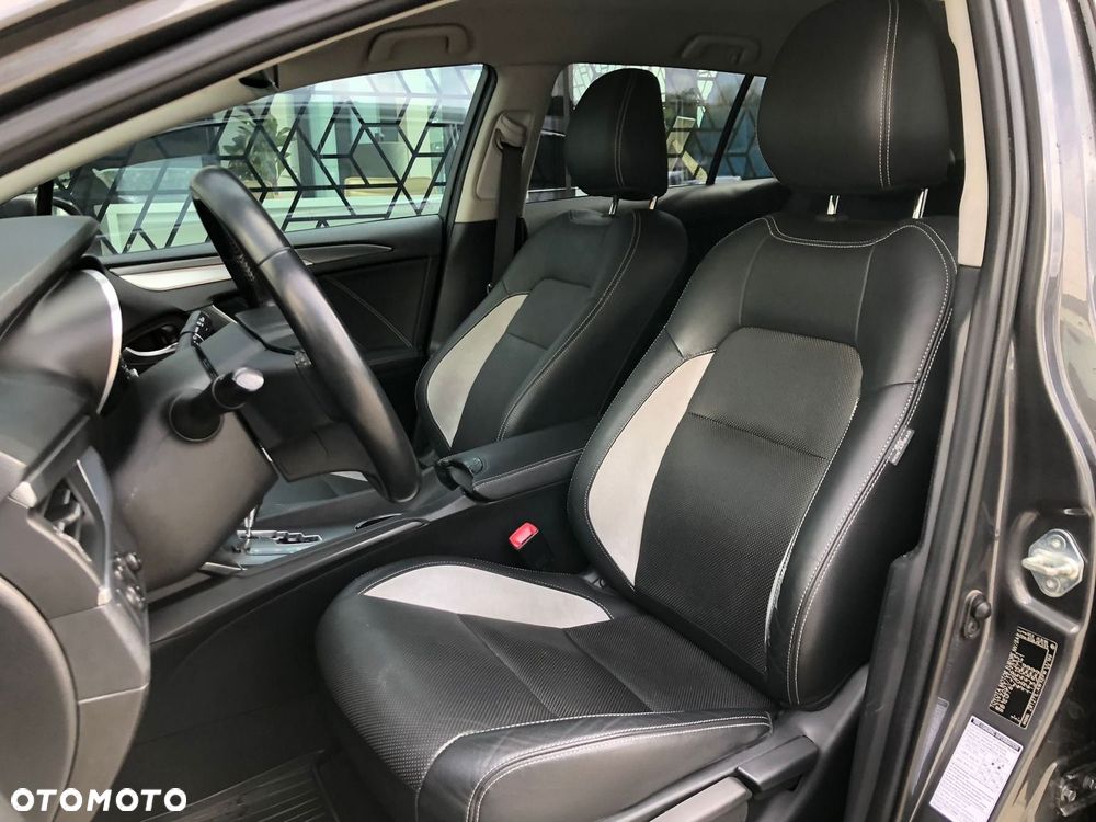 Toyota Avensis - 6