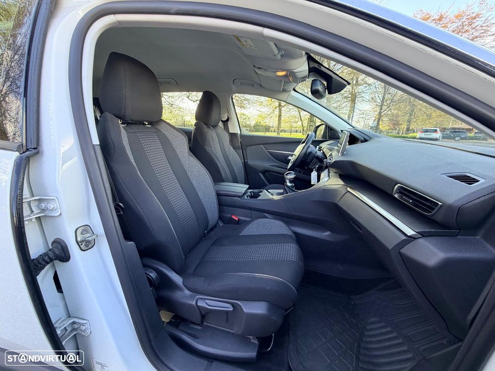 Peugeot 3008 1.2 PureTech Allure - 11